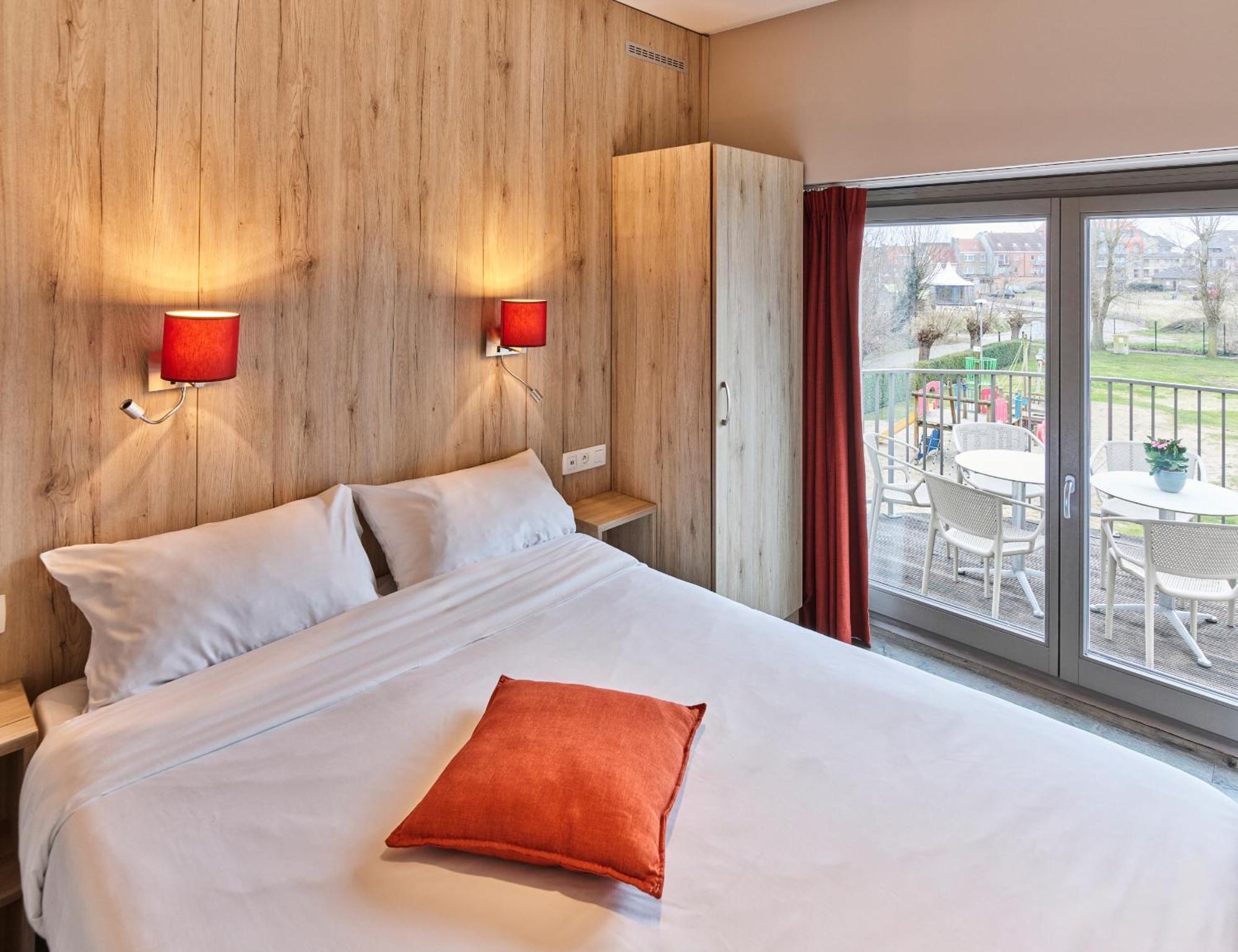 Holiday Suites Westende - Миделкерке Екстериор снимка