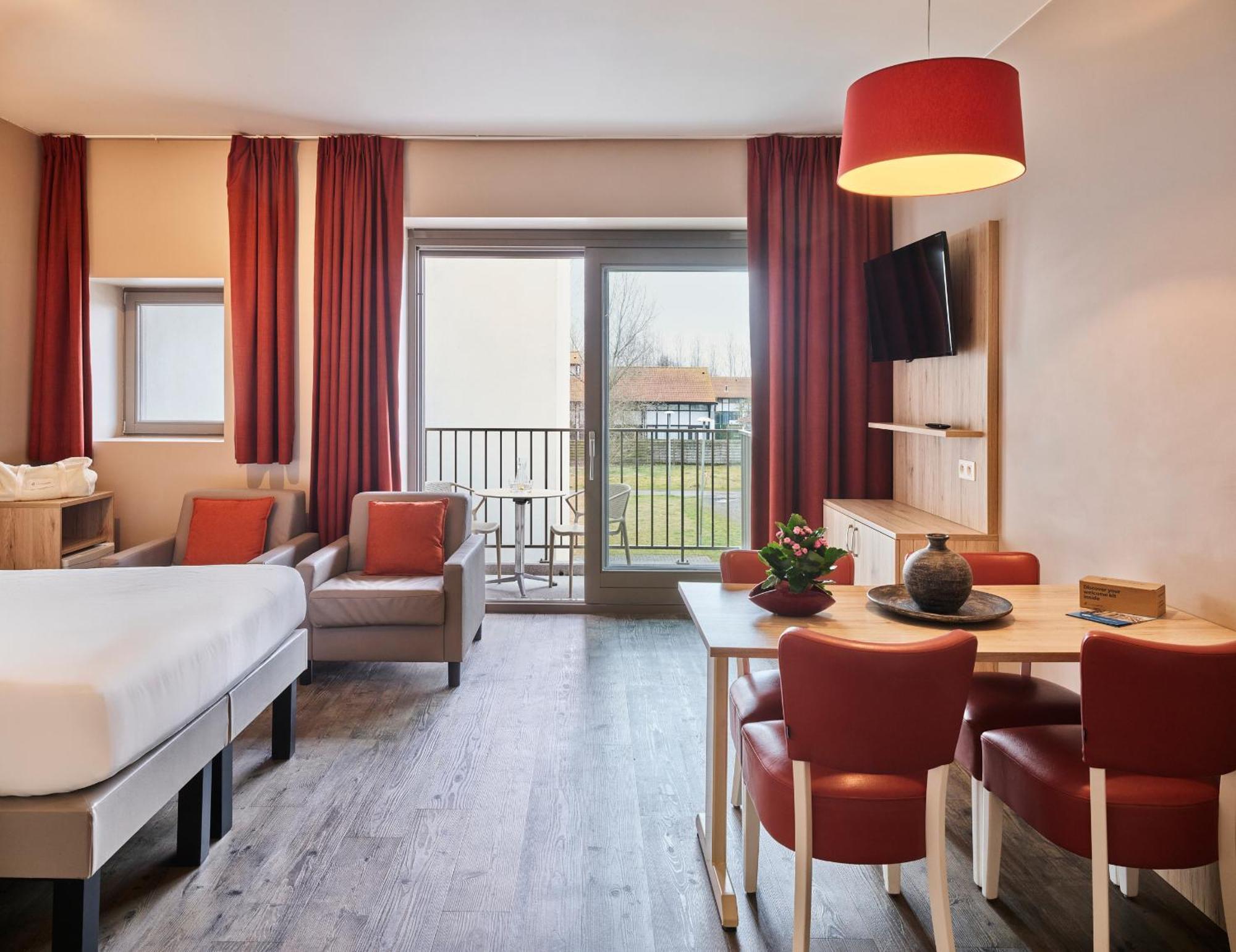 Holiday Suites Westende - Миделкерке Екстериор снимка